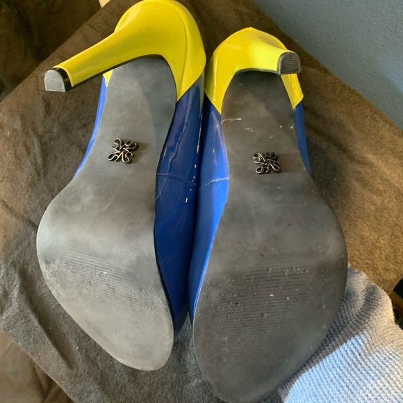 Vera Wang Colorblock Platform High Heels - Picture 4 of 8